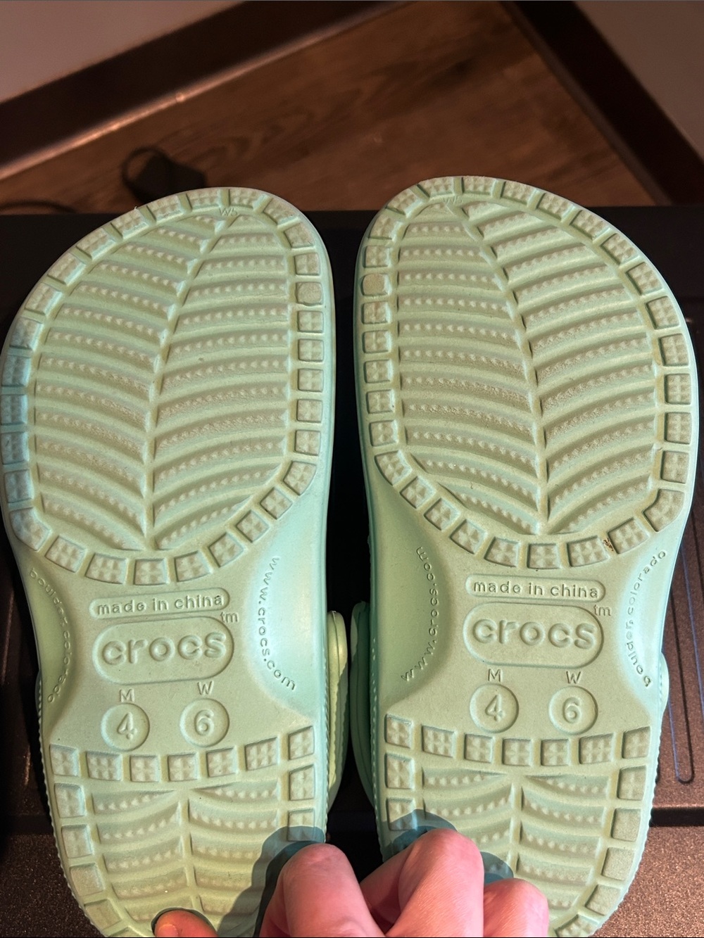 CROCS Womens Classic Clog in Mint Green - Picture 4 of 4